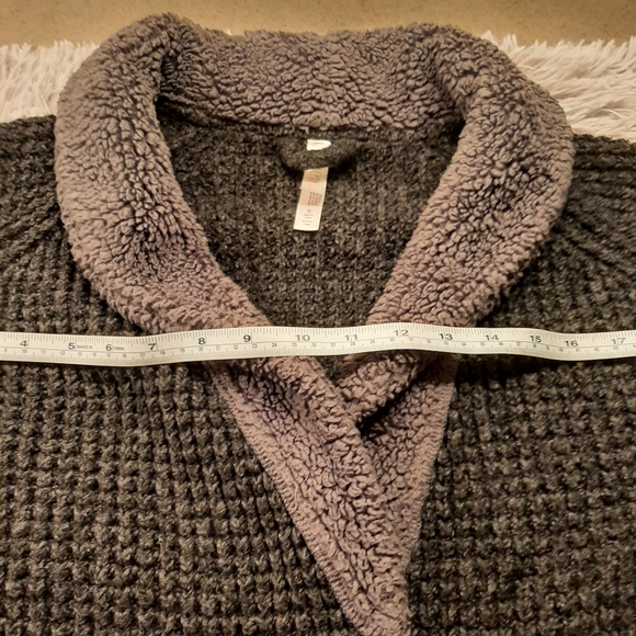 Gilligan & O’Malley  Cardigan Size Small - Picture 8 of 9